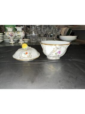 ESTATE SALE- 19TH CENTURY ANTIQUE MEISSEN CACHE POT SUGAR BOWL WITH LID FLORAL